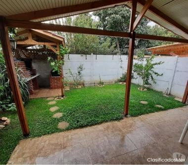 hermosa casa en la cruz