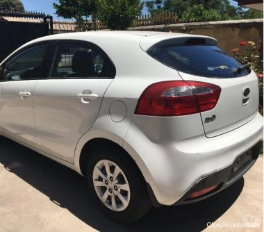 VENDO KIA RIO 5 2012