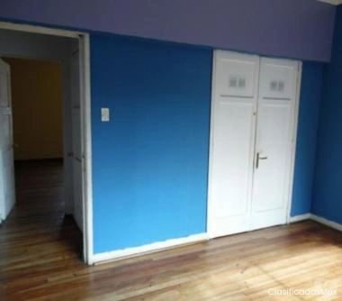 Selmann Arrienda amplio departamento en pleno centro.