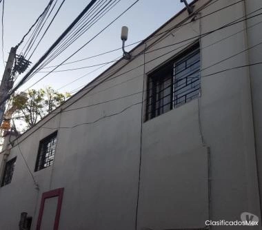 560.000 CASA AMPLIA DE DOS PISOS EN SANTIAGO CENTRO