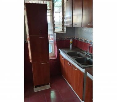 Amplia casa remozada