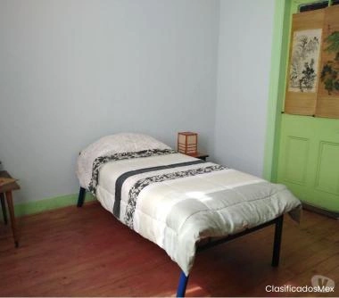 Amplia, iluminada, tranquila y hermosa habitación