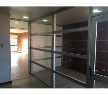 Arriendo excelente oficina en centro Castro