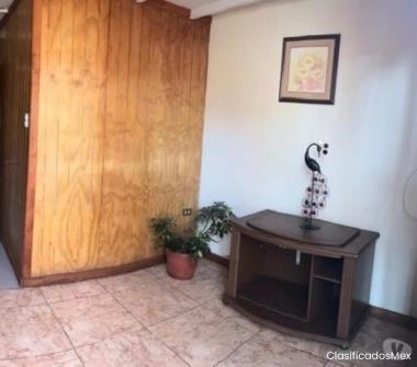 Arriendo pieza amoblada amplia con baño propio