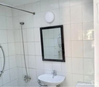 ARRIENDO PRECIOSA CASA INTERIOR EN SANTIAGO CENTRO