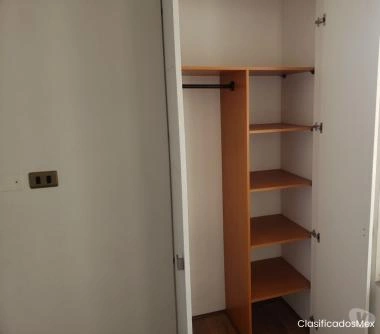 Excelente pieza a pasos metro grecia