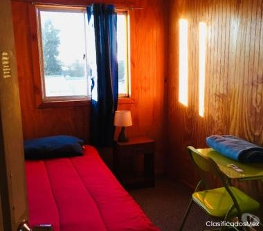 Habitación equipada independiente profesional joven