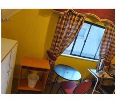 Habitación Independient baño cocina amoblada, gastos comunes