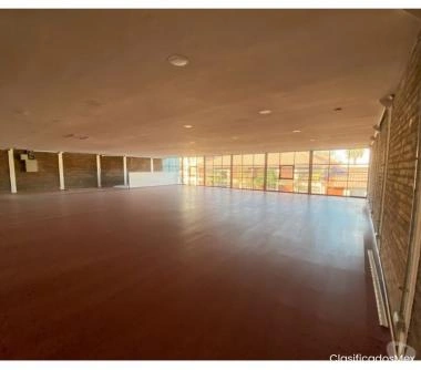 Local Comercial en Segundo Piso en el Centro