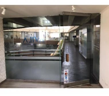 Local en metro Tobalaba - Pirámide del Sol