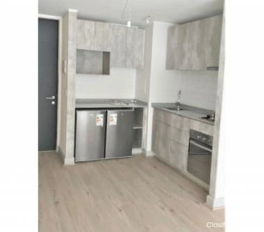 Metro Toesca, lindo departamento