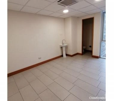 Oficina de Dos Privados en Torre Carmen