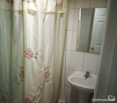 Pieza independiente gastos incluidos baño y cocina