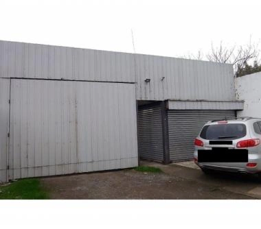 Propiedad con Locales Comerciales