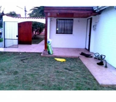 SE ARRIENDA AMPLIA CASA EN EXCLUSIVO BARRIO EN MAIPU