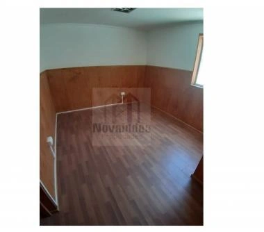 Se arrienda amplia oficina céntrica de 50mts2 La Calera.