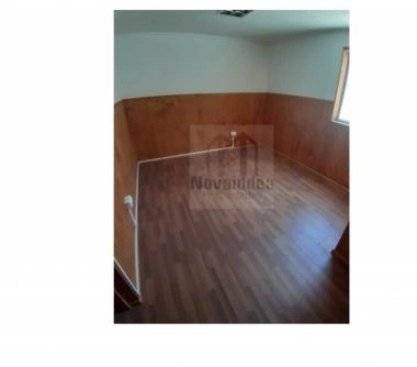 Se arrienda amplia oficina céntrica de 50mts2 La Calera.