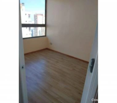 Se Arrienda Depto. Edificio Alto San Isidro, Santiago