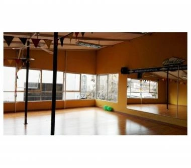 Se arrienda edificio para oficina o local comercial en Santi