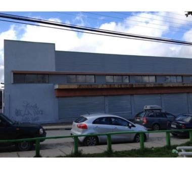 Se arrienda oficinas en centro comercial Quellón