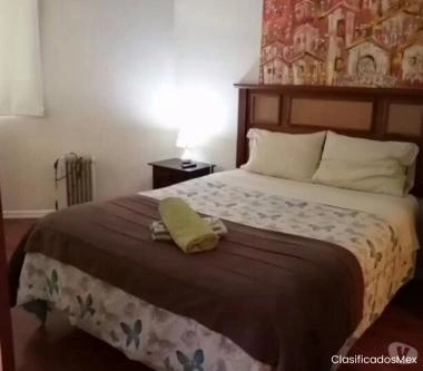 Se arriendan piezas con baño y estacionamiento