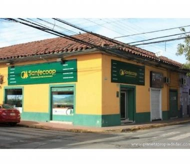 VENDEMOS locales comerciales en pleno centro