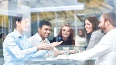 Se requiere gerente, recepcionista y comercial